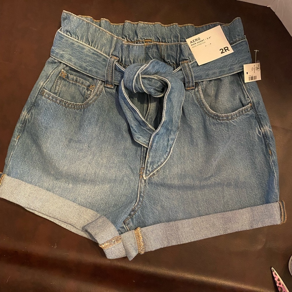 Aero paper bag mom shorts